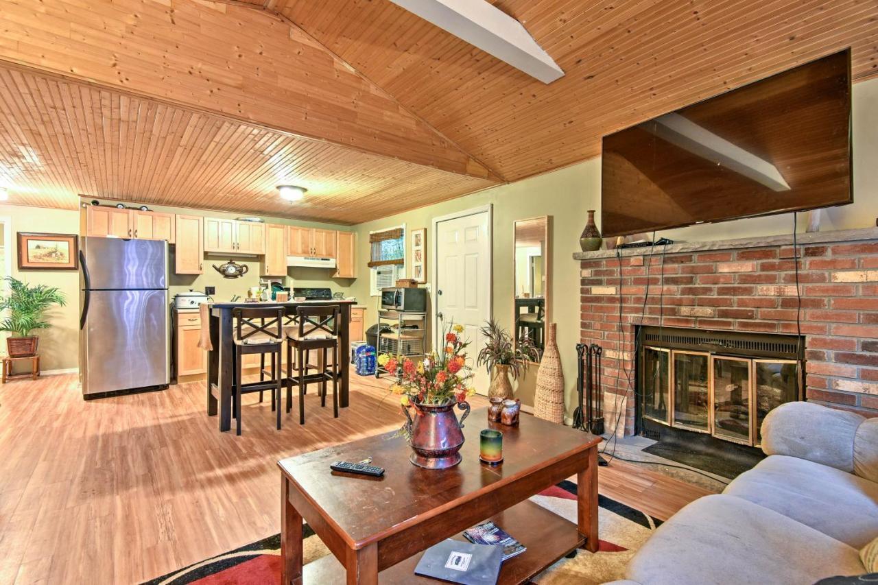 Cozy Arrowhead Lake Home With Sunroom And Pool Access! Pocono Lake エクステリア 写真