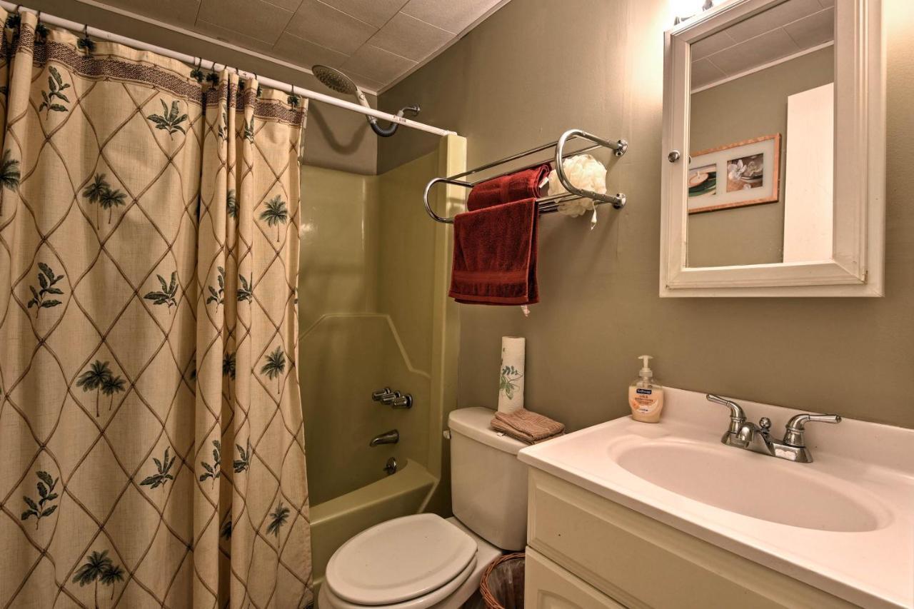 Cozy Arrowhead Lake Home With Sunroom And Pool Access! Pocono Lake エクステリア 写真